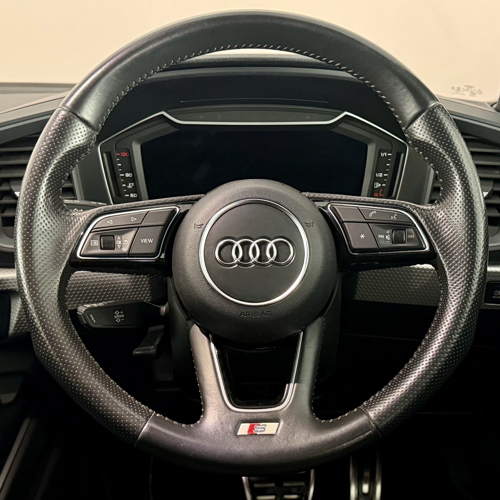 Audi A1 S Line 1.0 TFSI 30 Sportback S Tronic photo 3