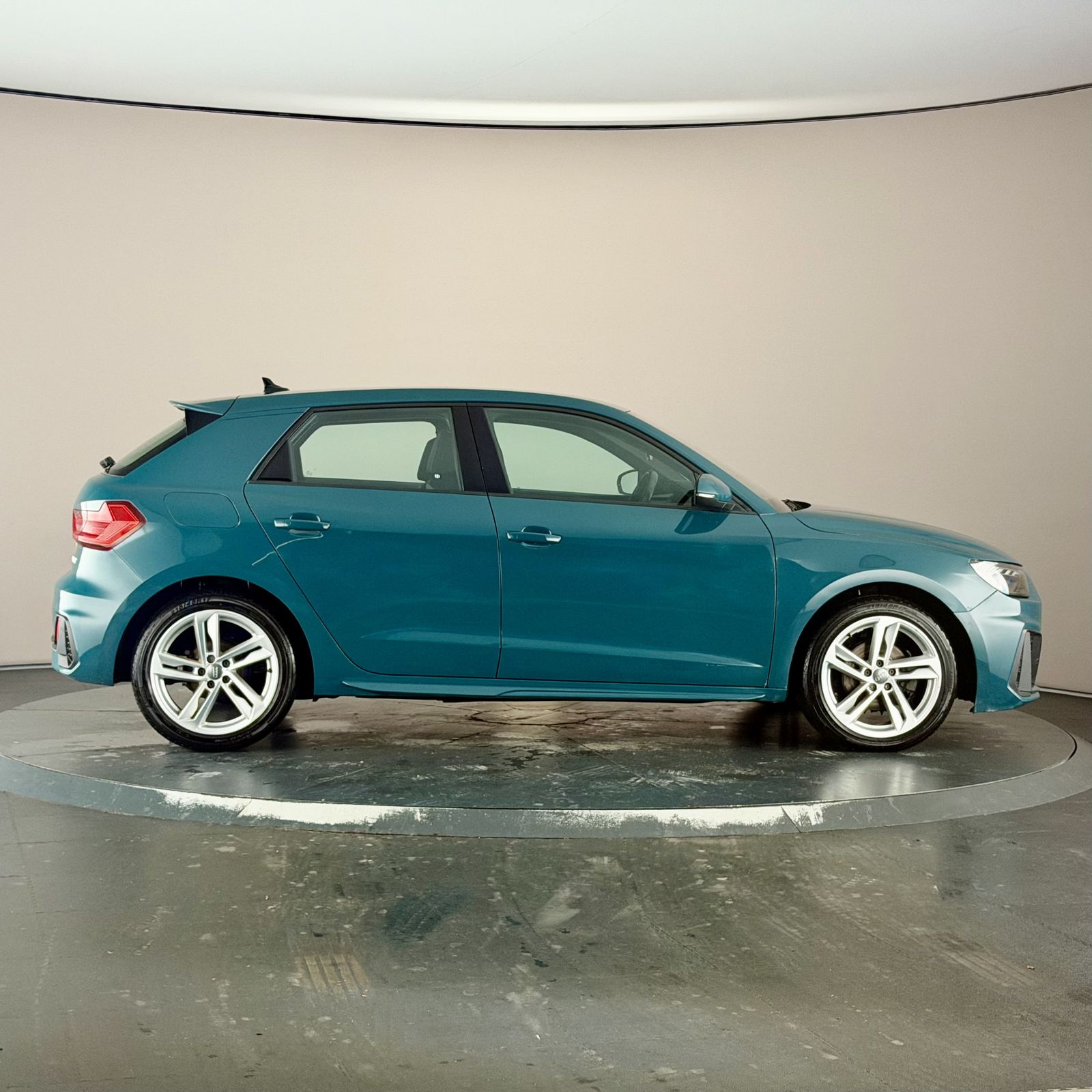 Audi A1 S Line 1.0 TFSI 30 Sportback S Tronic photo 12
