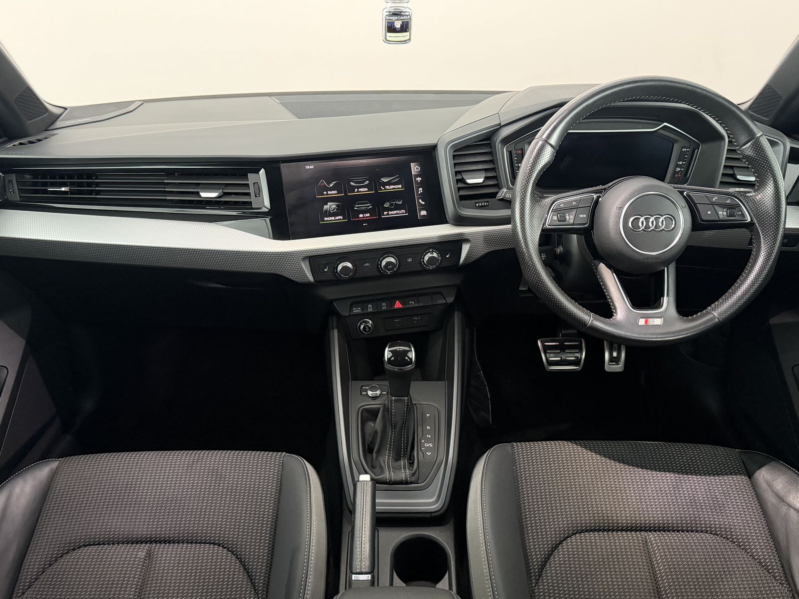 Audi A1 S Line 1.0 TFSI 30 Sportback S Tronic photo 26
