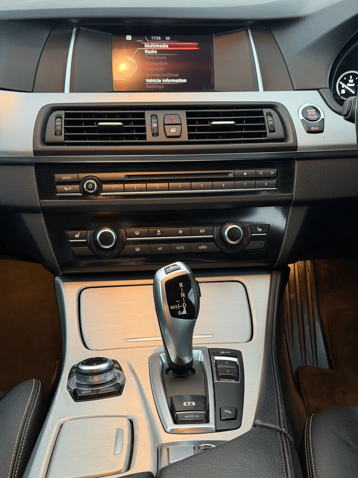 BMW 520d M Sport Touring photo 12