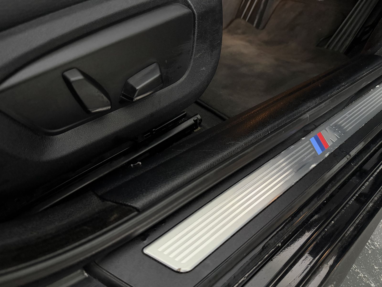 BMW 520d M Sport Touring photo 15