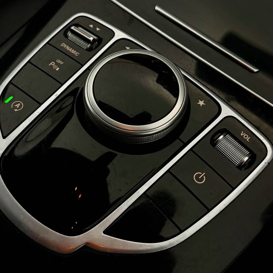 Mercedes C220d AMG Line 4MATIC photo 19