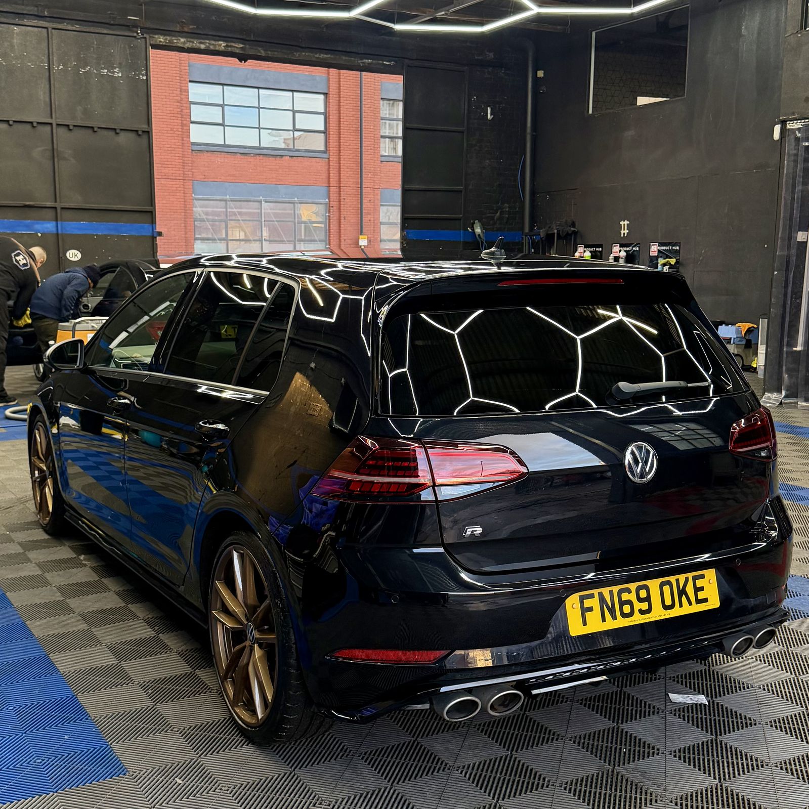 Volkswagen Golf R photo 5