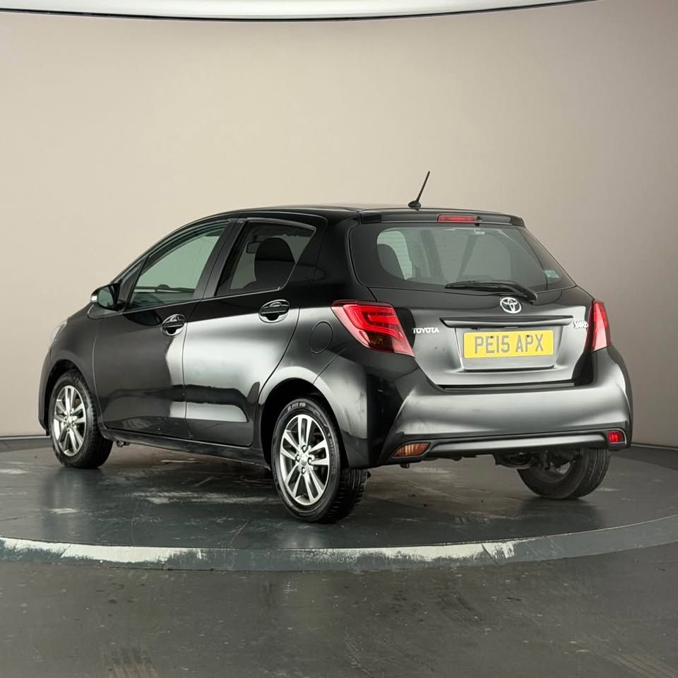 Toyota Yaris Icon photo 6