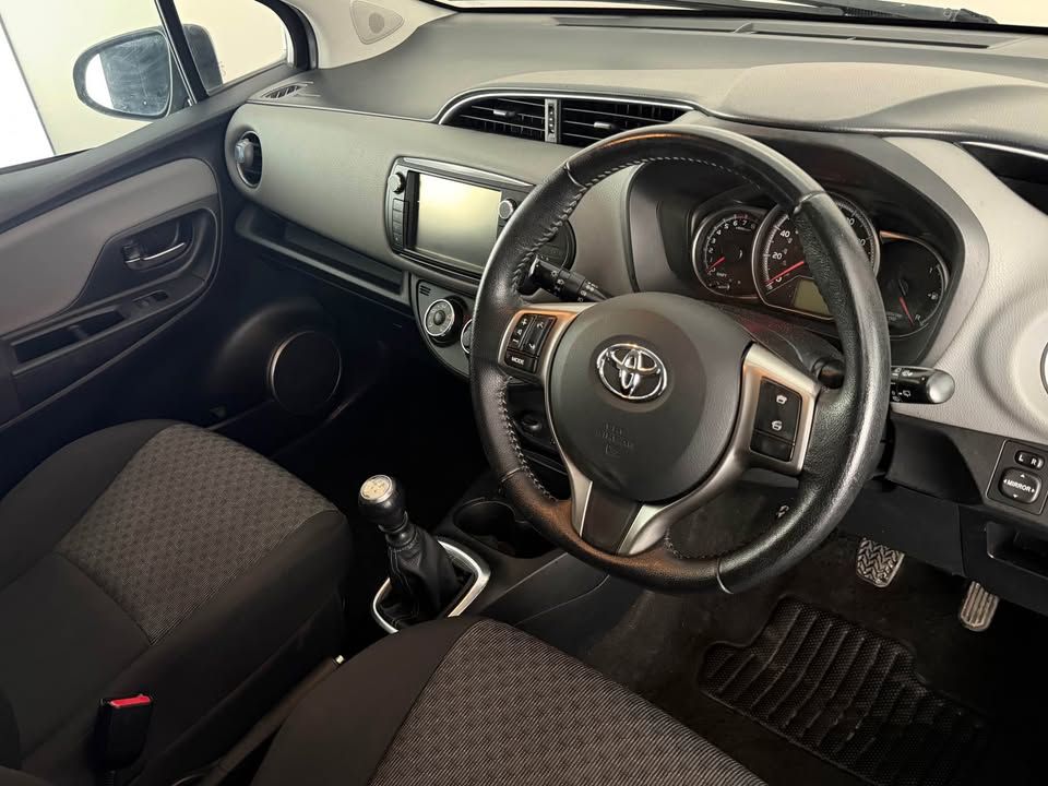 Toyota Yaris Icon photo 7