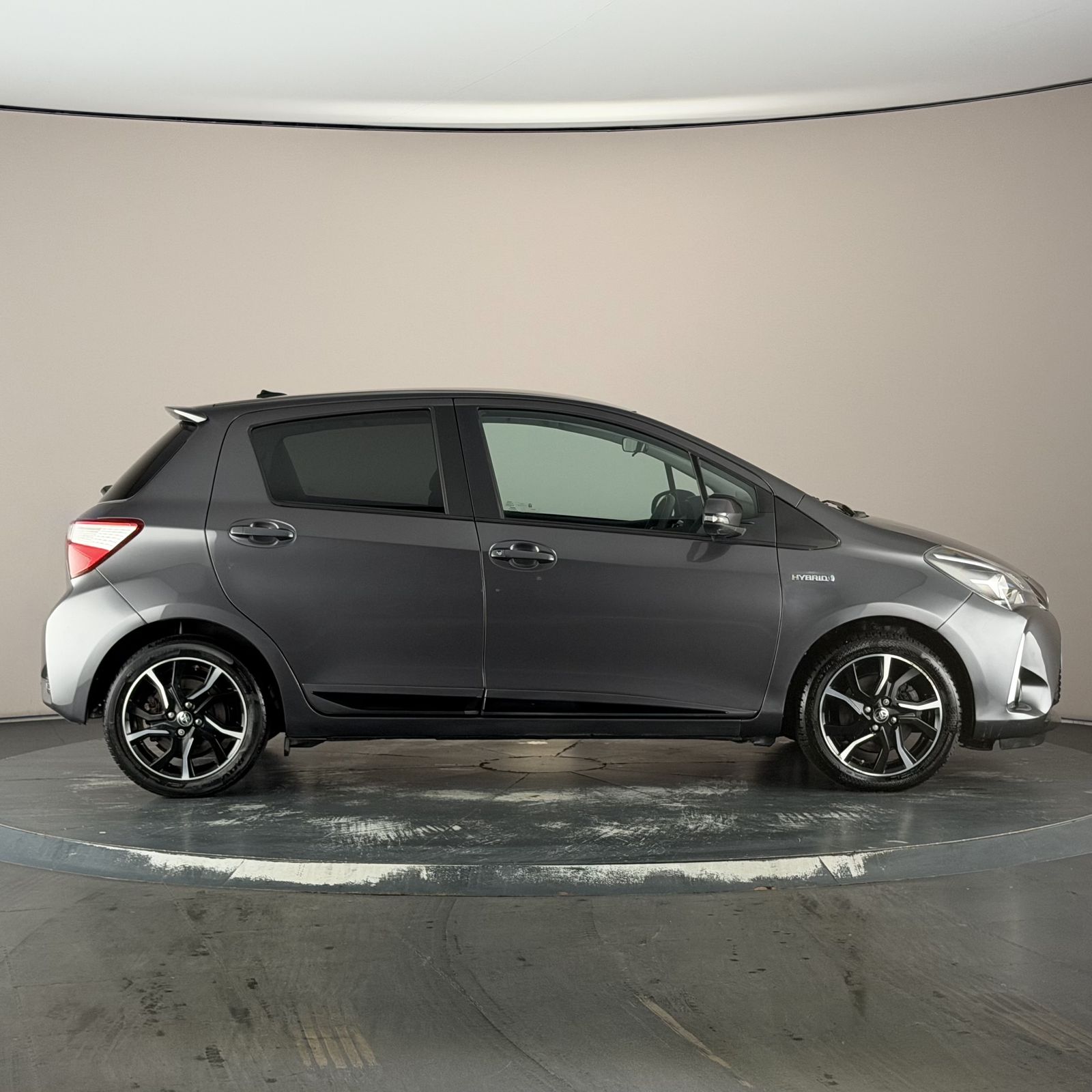 Toyota Yaris Hybrid Design photo 3