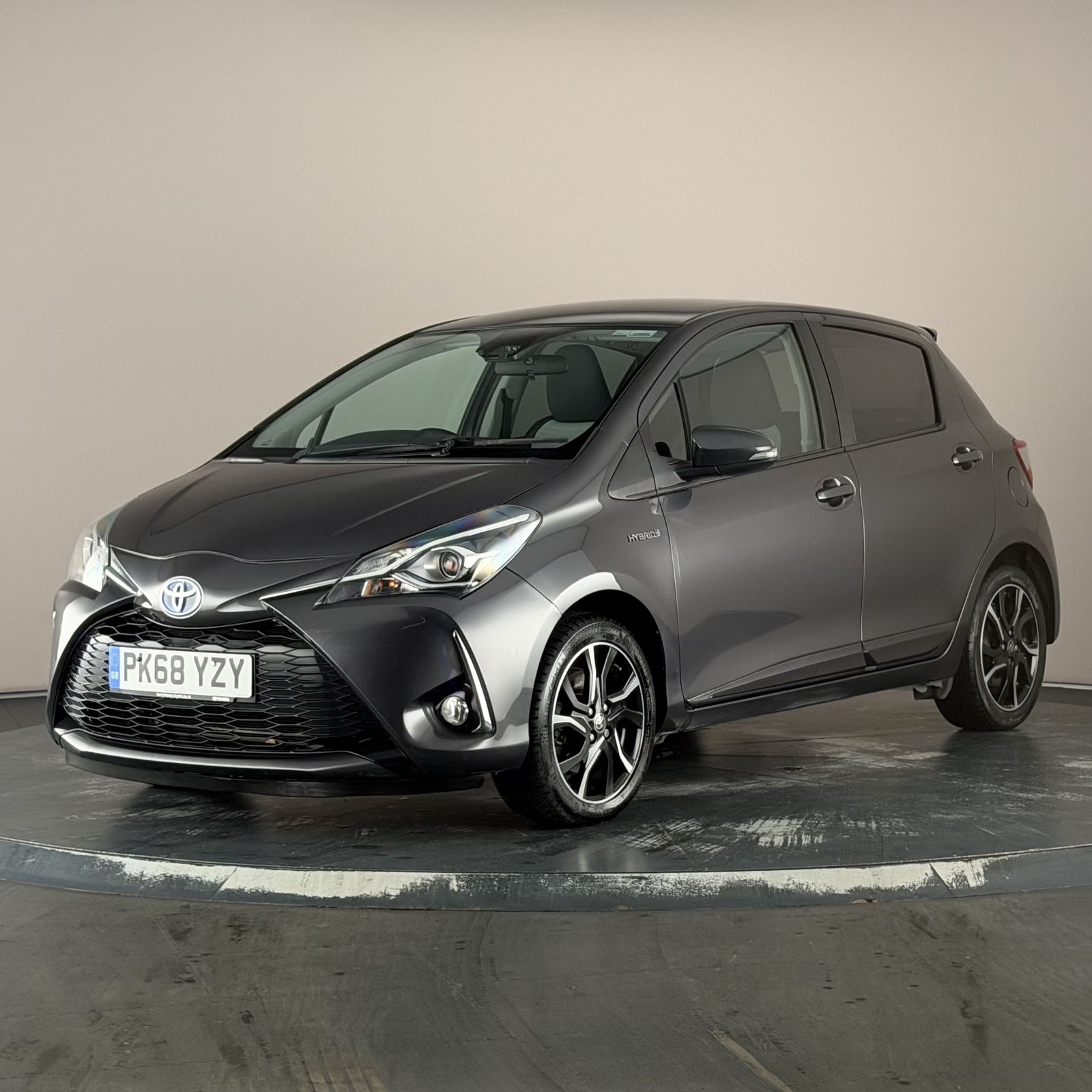 Toyota Yaris Hybrid Design photo 6