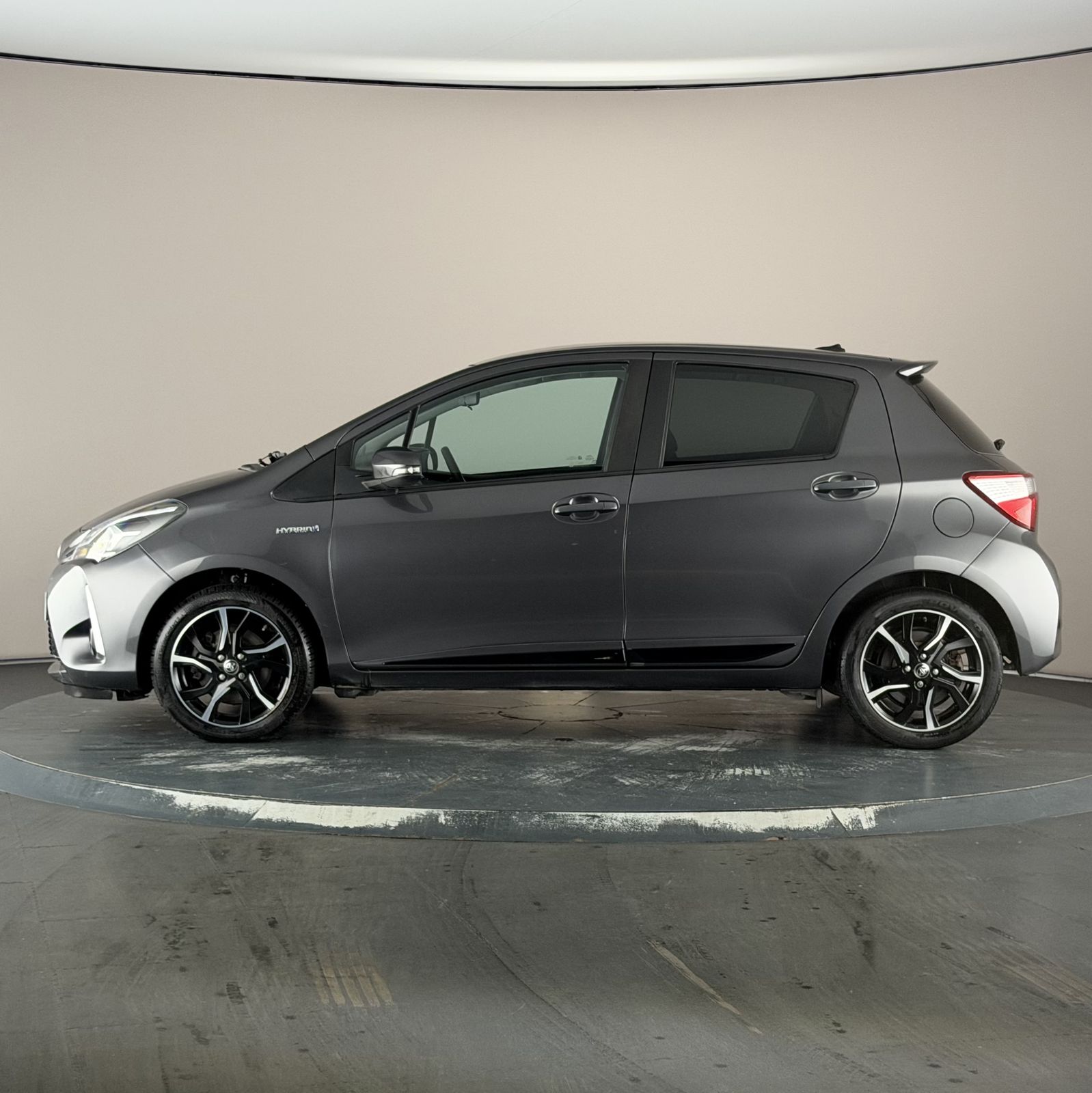 Toyota Yaris Hybrid Design photo 7