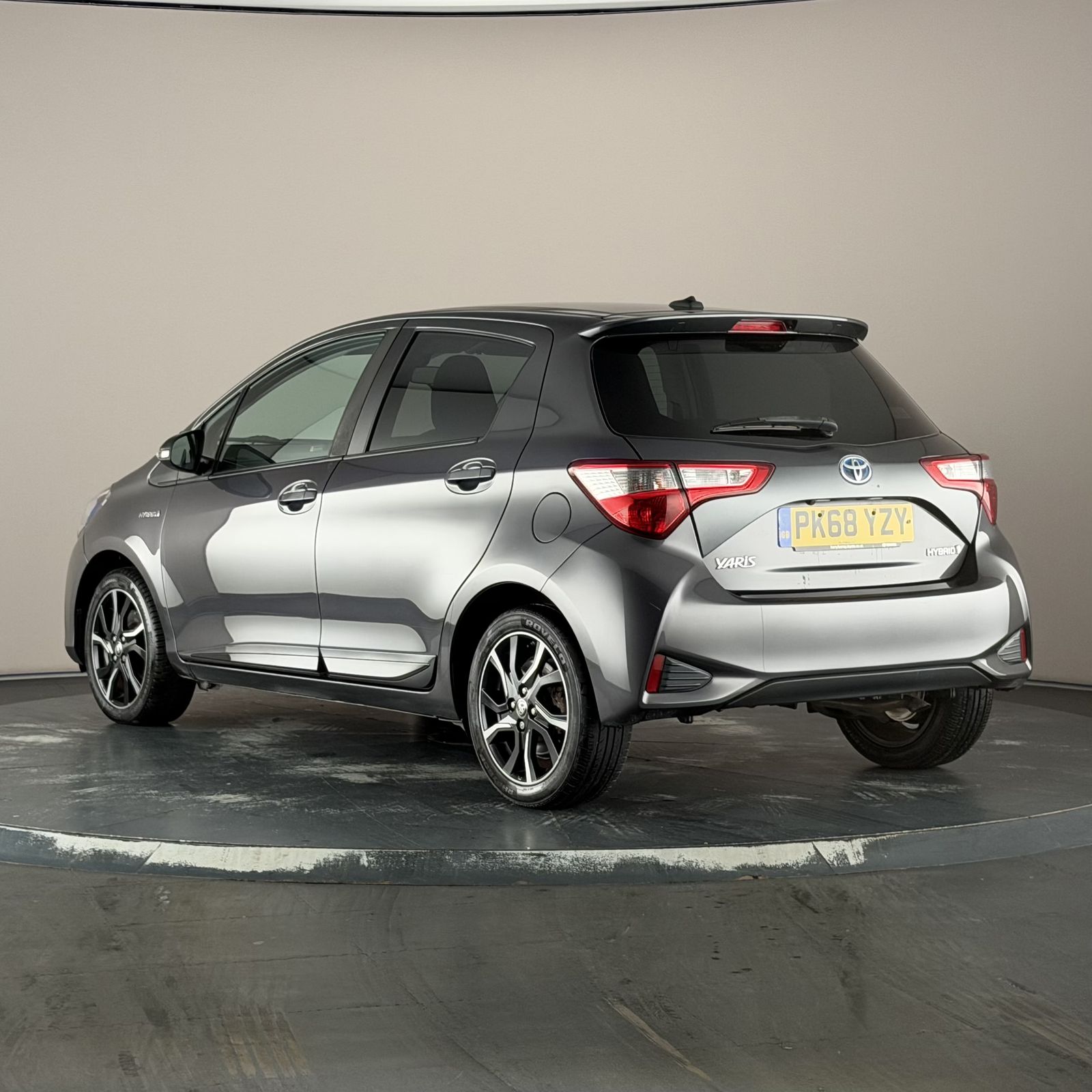 Toyota Yaris Hybrid Design photo 8