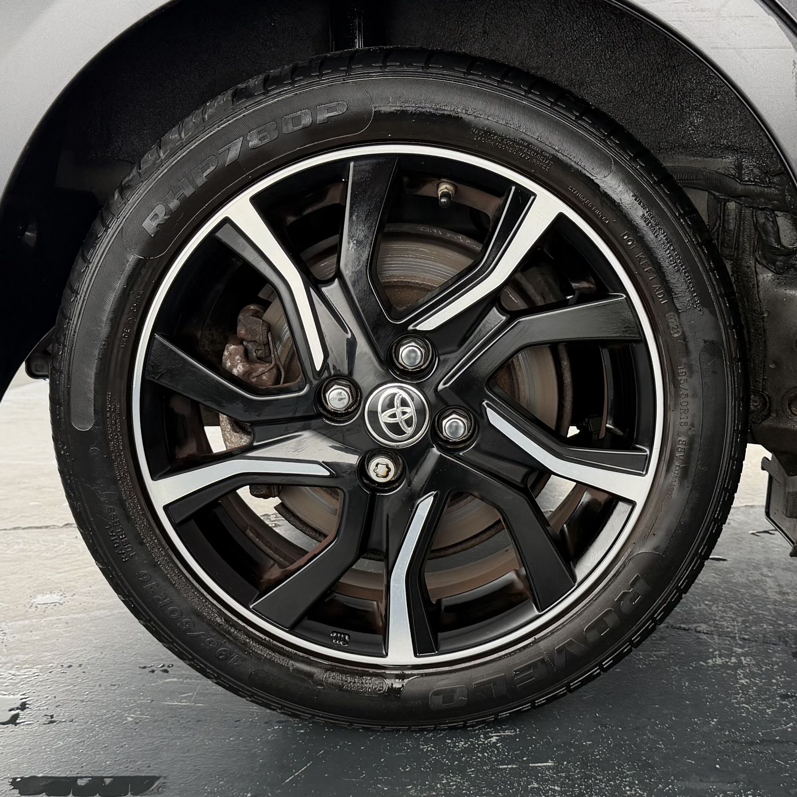 Toyota Yaris Hybrid Design photo 10