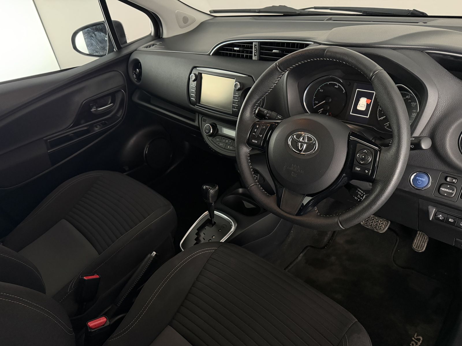 Toyota Yaris Hybrid Design photo 11