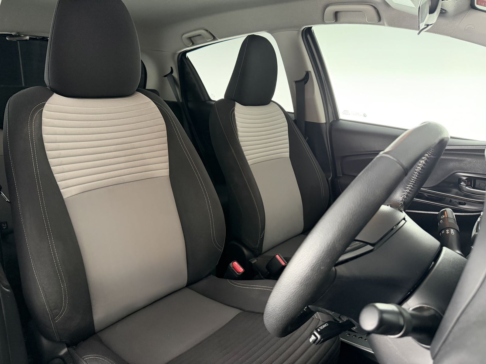 Toyota Yaris Hybrid Design photo 12