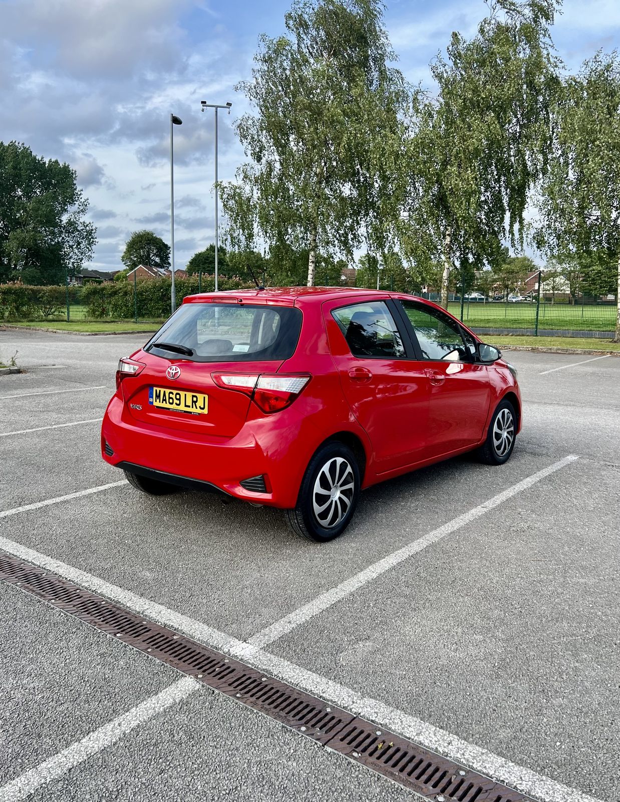 Toyota Yaris Active photo 6