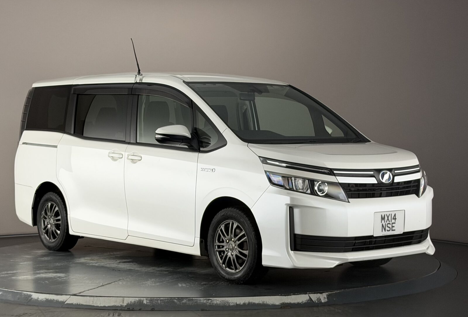 Toyota Voxy Hybrid X 1.8 Auto 7-Seater