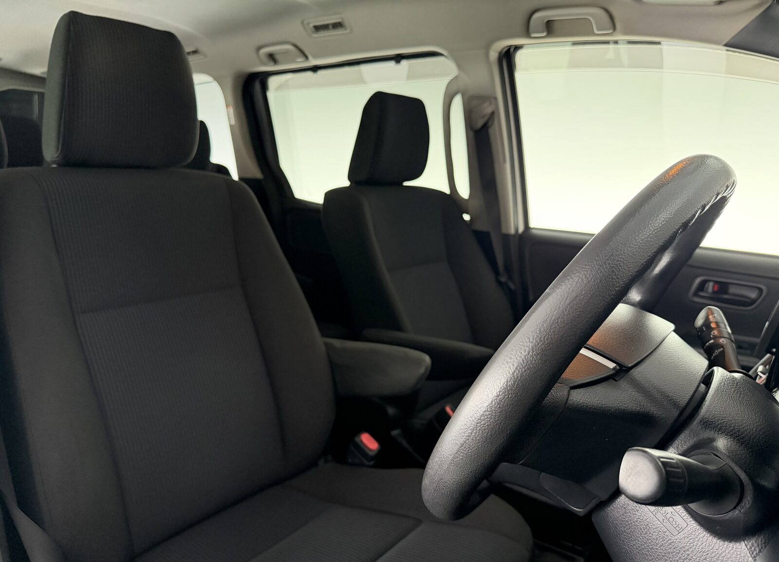 Toyota Voxy Hybrid X 1.8 Auto 7-Seater photo 13