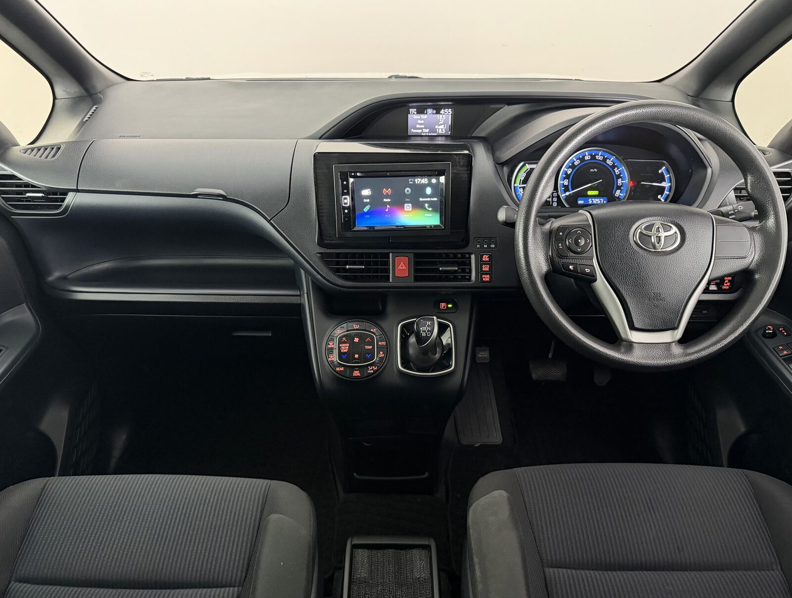 Toyota Voxy Hybrid X 1.8 Auto 7-Seater photo 14