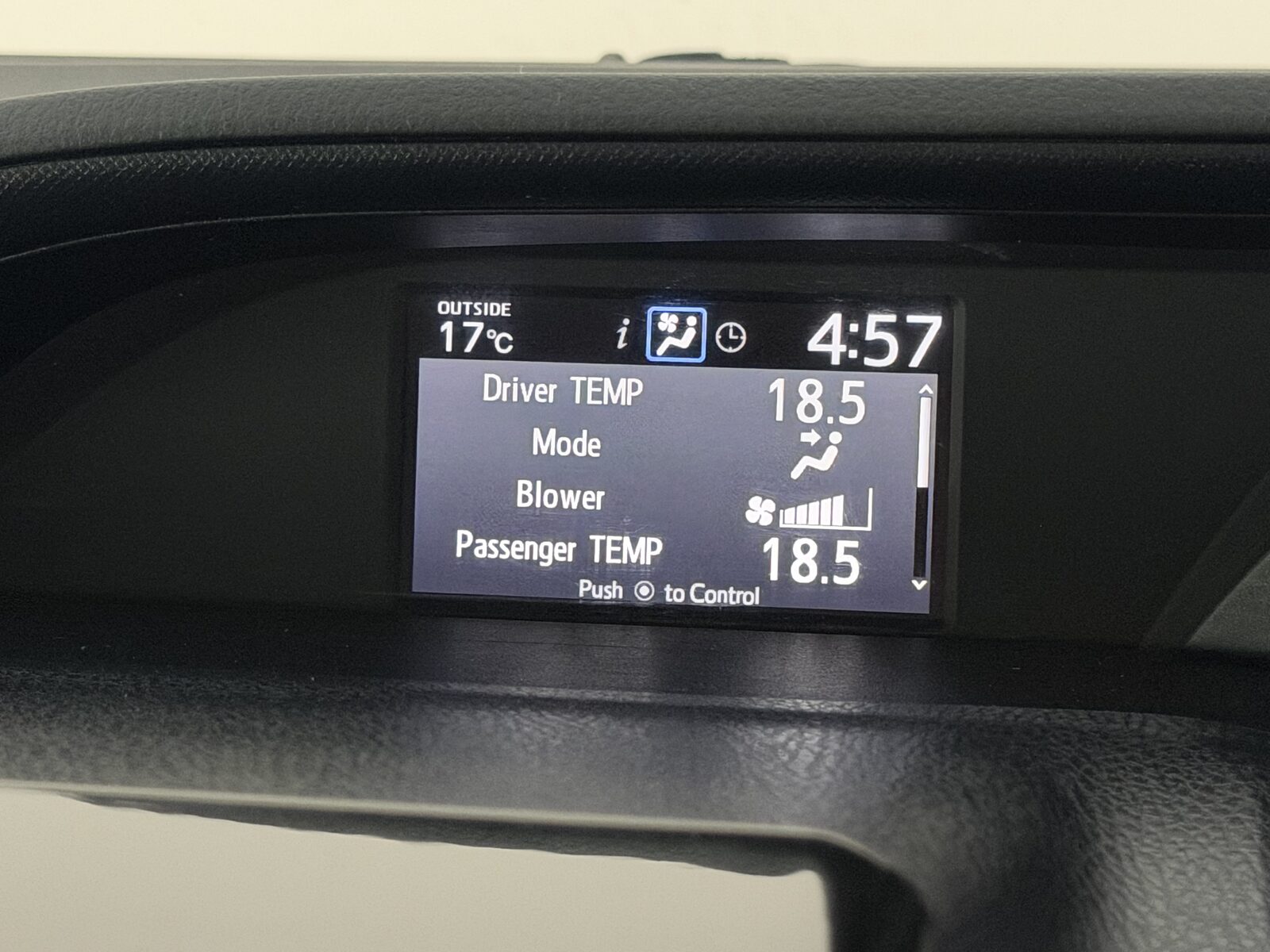 Toyota Voxy Hybrid X 1.8 Auto 7-Seater photo 19